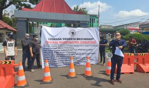 Puluhan Massa CIC Desak Gubernur Sumsel Panggil Kepala SMA Negeri 3 Palembang