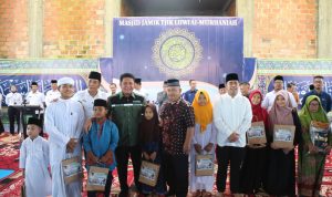 Herman Deru Berbagi Kebahagiaan Ramadhan Bersama 1444 Anak Yatim Piatu
