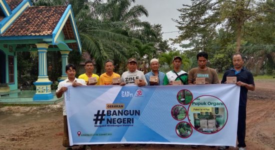 Gerakan #BangunNegeri Binroh Hindu Telkom Salurkan Bantuan Pupuk untuk Petani Sumsel