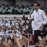 Jokowi Wanti-wanti Relawan: Hati-hati Pilih Capres Wajah Cling !!