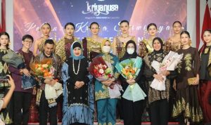 Tampilkan Busana Khas Sumsel Pada Fashion Show Di Ajang Kriya Nusa 2022