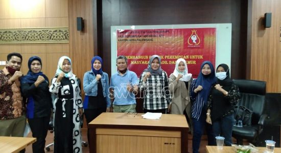 Diskusi Politik Api Kartini ; Keterwakilan 30% Perempuan di DPRD Belum Terpenuhi Diskusi Politik Api Kartini ; Keterwakilan 30% Perempuan di DPRD Belum Terpenuhi