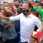 Naik Pitam ! Warga Hajar Terduga Pelaku Pembakaran Rumah di Pasar Gubah