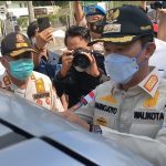 Harnojoyo dan Tim Turun ke Jalan Pasang Stiker dan Baliho