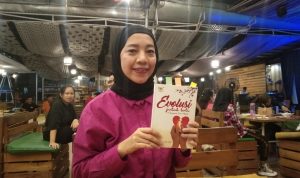 Evolusi Patah Hati; Memahami Definisi Bahagia dan Duka Lewat Tulisan Ayi