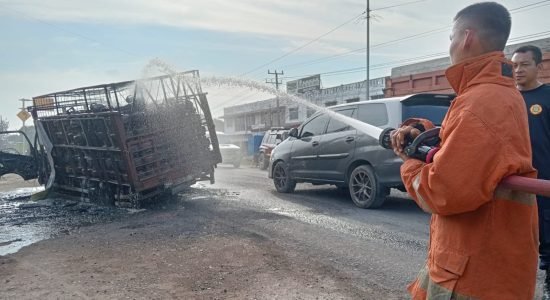 Mobil Pengangkut Elpiji Meledak, Tiga Motor dan Dua Mobil Minibus Rusak