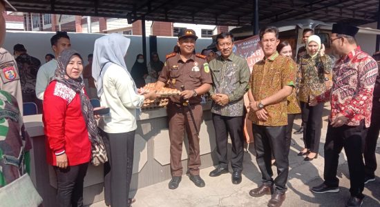 Kejari Banyuasin Gelar Aksi Donor Darah dan Anjangsana