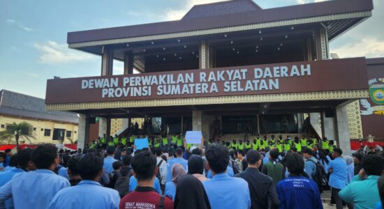 Gerakan Sumsel Melawan Kecam DPR RI: "Jangan Ada Palu Liar pembahasan RUU PILKADA !"