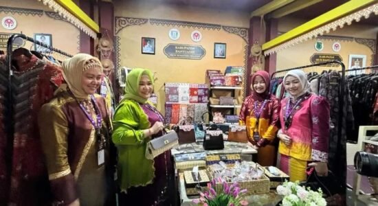 IMG-20240829-WA0009 Pj. Ketua Dekranasda Kabupaten Banyuasin Adhitya Trinia Farid, S. STP., M.Si Hadiri Kriya Nusa 2024