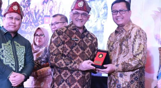 Kembali, Pemkab Banyuasin Terima Penghargaan Siddhakarya