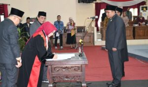 Tok ! Ketua DPRD Banyuasin Resmi Dilantik