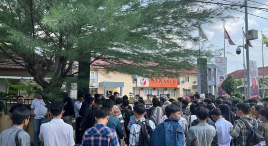 Aliansi Mahasiswa Peduli Demokrasi Desak BAWASLU Prov. Sumsel untuk Mendiskualifikasi Paslon Bupati MUBA No. Urut 2