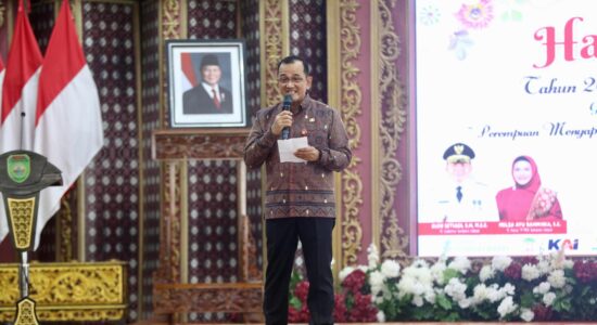 Sekda Edward Candra : Momen Hari Ibu Saatnya Perkuat Peran Perempuan Mewujudkan Cita-Cita Bangsa