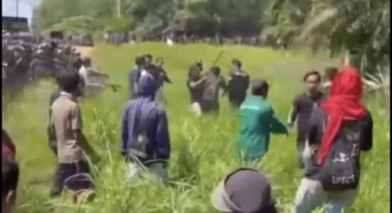 Demo Buruh PT. SAL Memanas, Polisi Gunakan Tindakan Represif