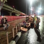 Pembenahan Bollar Jembatan Ampera Berlanjut