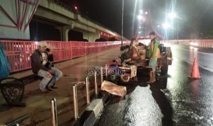 Pembenahan Bollar Jembatan Ampera Berlanjut