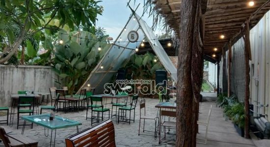 Cafe Bumi 7 Hadirkan Suasana Alam Terbuka Bernuansa Tropis