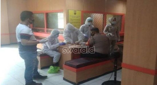 Ratusan Tahanan Polrestabes Lakukan Rapid Test. Anom : Bertahap, Alhamdulillah Negatif