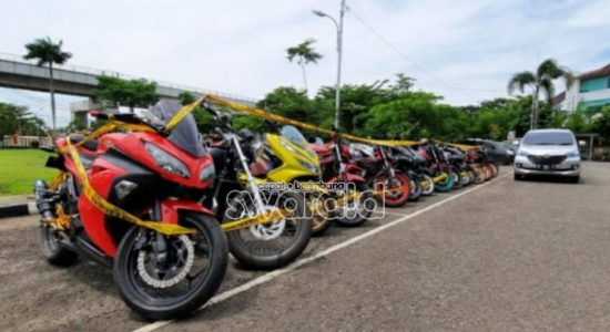 Razia Balap Liar, Polisi Angkut 30 Sepeda Motor ke Mapolrestabes