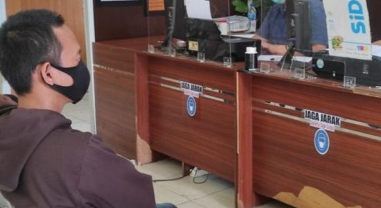 Tak Sengaja Senggol Gerobak, Pedagang Martabak Dipukuli