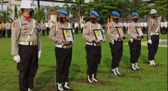Penuh Haru ! 4 Anggota Polrestabes Dipecat Tidak Dengan Hormat