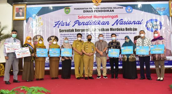 Peringati Hardiknas, Herman Deru Kukuhkan Forum Bursa Kerja Khusus SMK Sumsel 