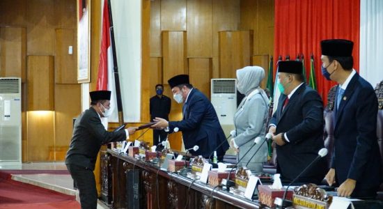 HD Terima Rekomendasi Dewan Terhadap LKPJ Gubernur 2020