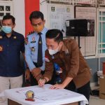 Penyerahan Bantuan, Pemkot Dukung Penuh Sekolah Filial