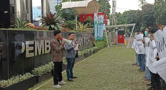 LBH-Sriwijaya-IUS-Institute Lembaga Bantuan Hukum Sriwijaya IUS Institute Demo di Depan Gedung KPK
