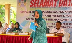 Merry Hani Antusias Lakukan Penilaian Lomba PKK Tingkat Kabupaten