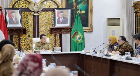 Pj Gubernur Agus Fatoni Teken MoU Jejaring Pengampuan Layanan Prioritas Rumah Sakit