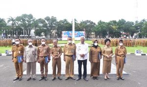 Wagub Mawardi Yahya Bagikan SK Kenaikan Pangkat 970 PNS Pemprov Sumsel