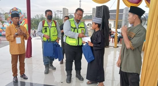 Perusahaan-Mitra-Kerja-PT-Bukit-Asam-Berikan-Santunan Ramadhan penuh Cinta, Beberapa Perusahaan Mitra Kerja PT Bukit Asam Berikan Santunan