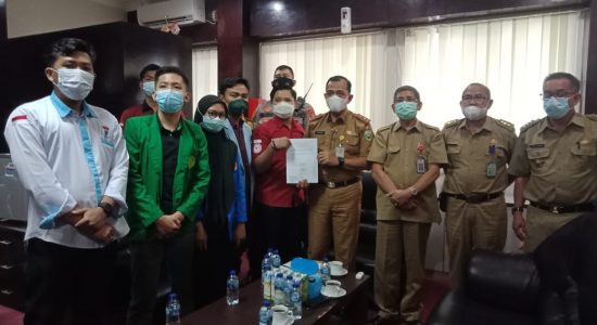 Tagih Janji Gubernur, Aliansi Mahasiswa Peduli Sumsel Datangi Kantor Pemprov