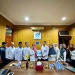 Tingkatkan Tata Kelola Universitas, SPI UIN RF Serahkan Hasil Pengawasan dan Pengendalian Tahun 2023 pada Rektor