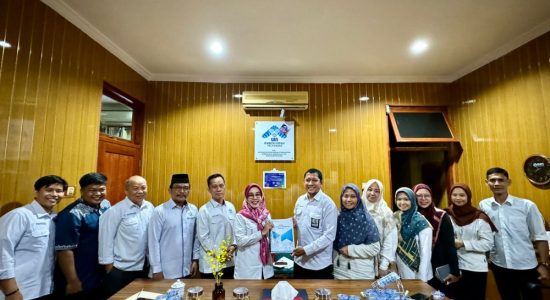 SPI-UIN-RF-Palembang Tingkatkan Tata Kelola Universitas, SPI UIN RF Serahkan Hasil Pengawasan dan Pengendalian Tahun 2023 pada Rektor