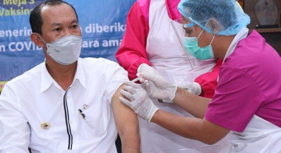 Untuk Kedua Kalinya ; Walikota Palembang Disuntik Vaksin