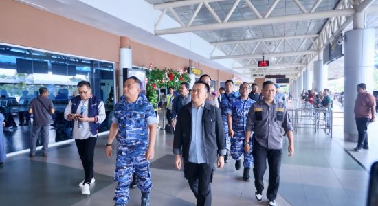 Tinjau-Posko-Keamanan-Natal-dan-Tahun-Baru-di-Bandara-Palembang Pj Gubernur Sumsel Agus Fatoni Tinjau Posko Keamanan Natal dan Tahun Baru di Bandara Palembang
