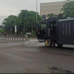 Aksi Lanjutan Tolak Omnibus Law, Kawat Duri Dipasang Di Simpang Lima DPRD