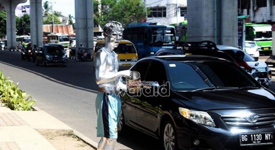 Nanda, Manusia Silver Asal Medan : Rindu Pulang!