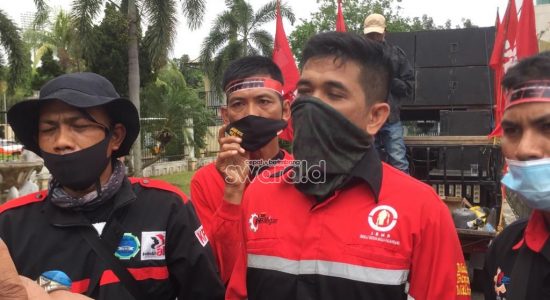 GEBRAK; Tolak Omnibus Law! Kami Aliansi Intelek, Bukan Aliansi Brutal GEBRAK; Tolak Omnibus Law! Kami Aliansi Intelek, Bukan Aliansi Brutal