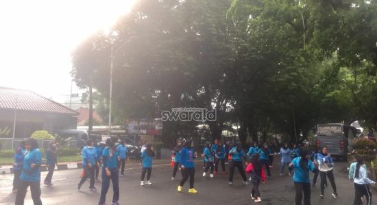 Minggu Pagi, PM Gelar Senam Rutin di Kawasan Kambang Iwak