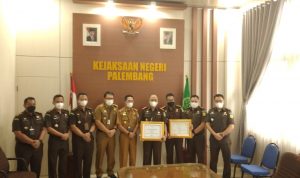 Kejari Palembang Dapat 2 Penghargaan, Dewa : Sebagai Motivasi !
