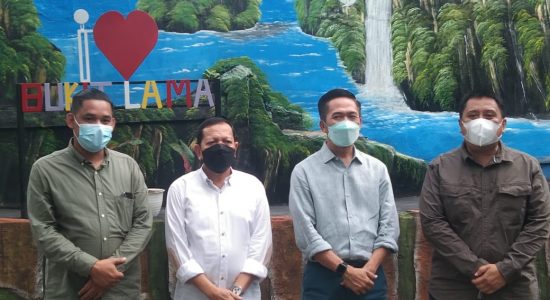 Kunjungi Taman Edukasi di Kelurahan Bukit Lama ; RD Beri Pujian !