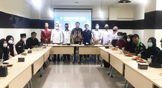 PGK : Bergelar Belum Tentu Berpendidikan !