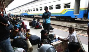 Naik Kereta Api dari Stasiun KA Kertapati Wajib Tunjukkan Kartu Vaksin