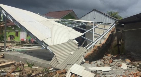 angin puting beliung1 217 Rumah Warga di Bangka Belitung Porak Poranda Diterjang Angin Puting Beliung
