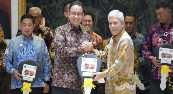Pemkab OKI Dapat Hibah Mobil Damkar dari Gubernur DKI Jakarta Pemkab OKI Dapat Hibah Mobil Damkar dari Gubernur DKI Jakarta