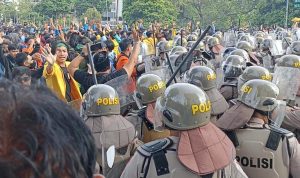 Breaking News ! Situsi Memanas, Massa Aksi Demonstrasi Kian Bertambah