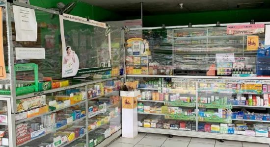 Semua Apotek di Indonesia Diminta Hentikan Penjualan Obat Berbentuk Sirup